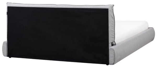 Posteľ sivá polyester látkové čalúnenie 180 x 200 cm lamelový rošt hrubé čalúnené čelo postele moderný štýl spálňa