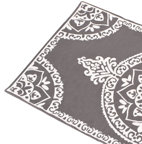 Koberec sivý syntetický materiál 80 x 150 cm izbový vonkajší s orientálnym vzorom moderný balkón a terasa