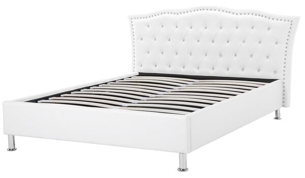 Posteľ biela umelá koža 140 x 200 cm prešívané čelo s gombíkmi moderný glamour štýl spálňa