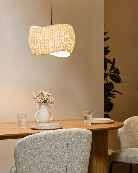 Závesná lampa prírodná ratanové tienidlo železný rám nepravidelný tvar boho štýl osvetlenie