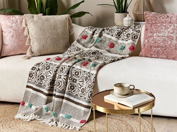 Prikrývka hnedá a béžová bavlnená 130 x 180 cm geometrický vzor brmbolce boho spálňa obývačka