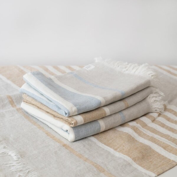 Béžová ľanová plážová deka 140x170 cm Allure Stripe – Linen Tales