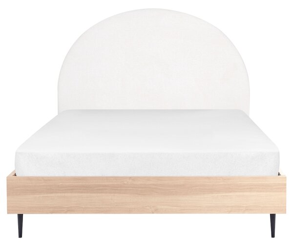 Posteľ biela svetlé drevo polyester 140 x 200 cm čalúnené čelo MDF rám kovové nohy lamelový rošt moderný štýl spálňa