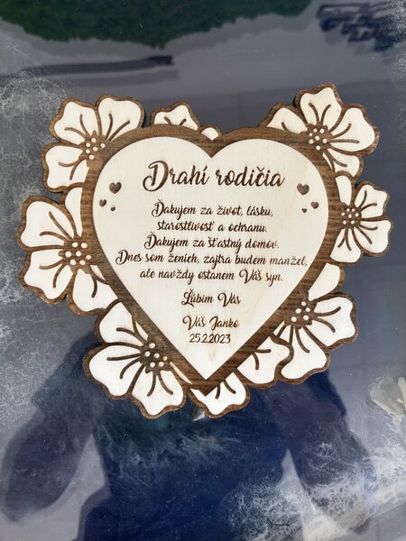 Drevené svadobné srdiečko ako poďakovanie rodičom hodnota: variant 2