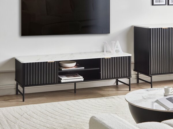 TV stolík čierny MDF 140 x 40 cm mramorový efekt úložné police otvor na káble moderný úložný nábytok obývacia izba