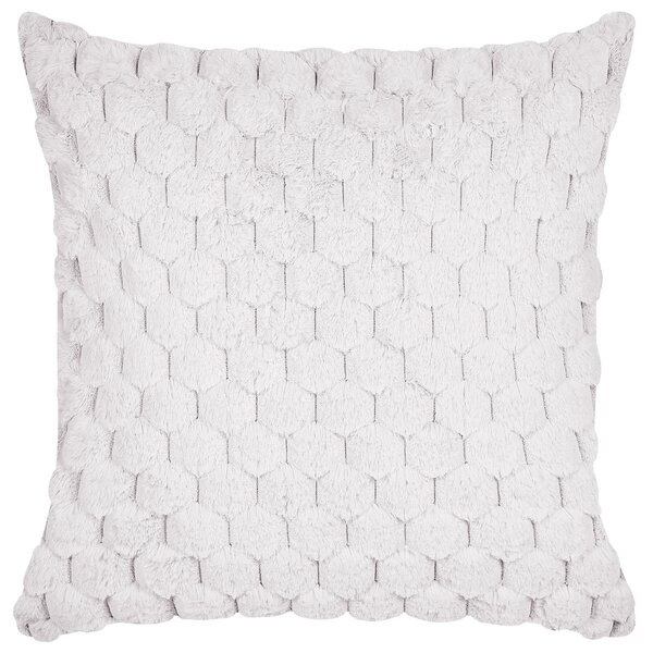 Sada 2 dekoratívnych vankúšov krémová biela umelá kožušina 43 x 43 cm geometrický vzor včelí plást moderný štýl doplnky