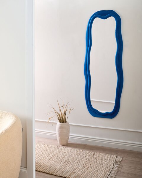 Nástenné zrkadlo modré MDF zamatový rám sklo 160 x 56 cm nepravidelný tvar závesné na stenu moderný štýl doplnky
