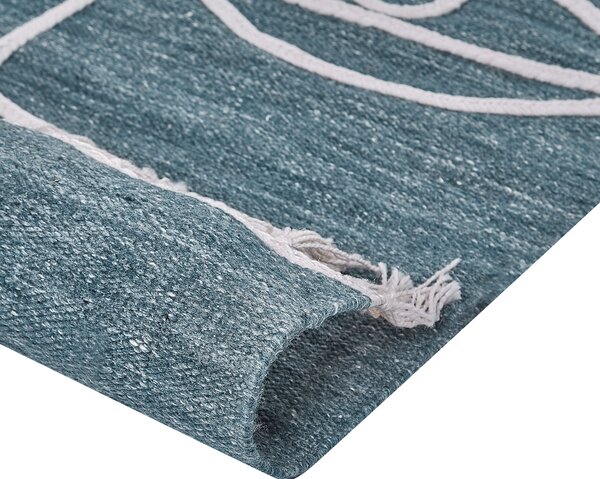 Koberec modrý polyester 140 x 200 cm ručne tkaný obdĺžnikový abstraktný vzor so strapcami boho do interiéru a exteriéru