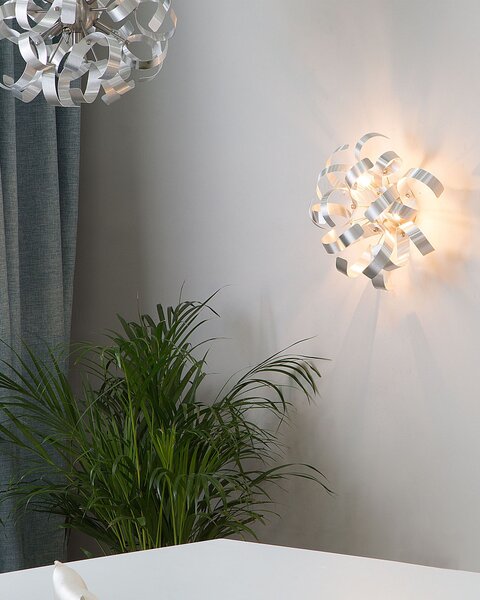 Nástenná lampa strieborná kovová hliníková industriálne moderné svietidlo na stenu