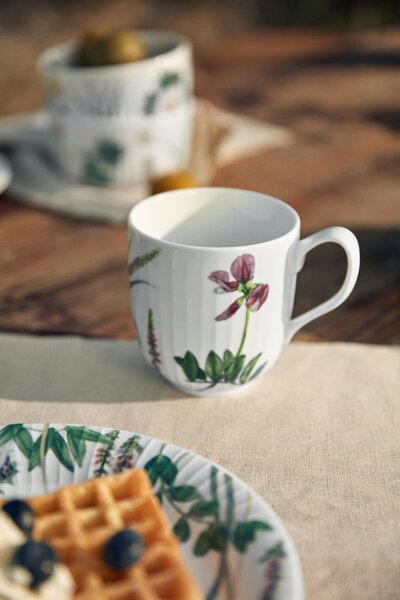 Porcelánový hrnček Hammershøi Summer Coastal flowers, 330 ml