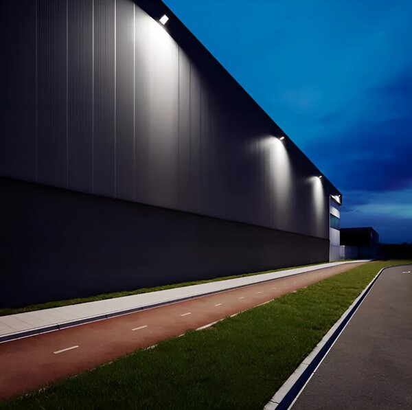 LED reflektor Philips 30W 3300lm CCT dlhý kábel - výkonný