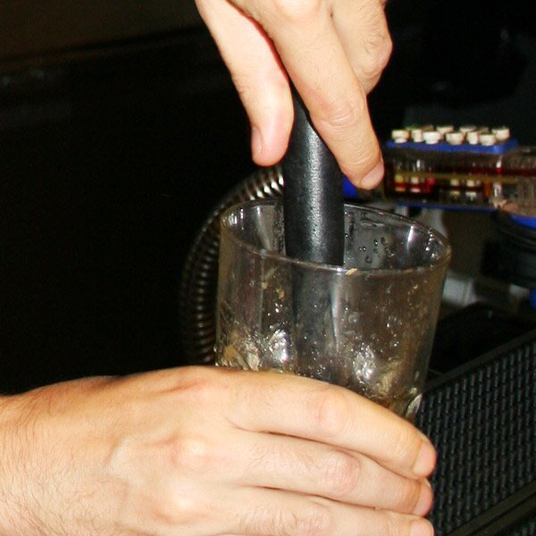 Bar@drinkstuff Plastové drvítko čierne Množstvo: 1 ks