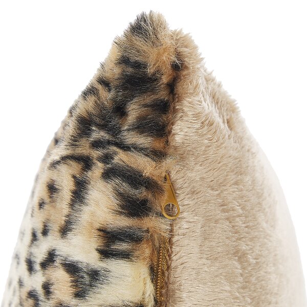 Sada 2 dekoratívnych vankúšov hnedá béžová umelá kožušina polyester 45 x 45 cm štvorcový tvar zvierací vzor leoparda glamour štýl doplnky