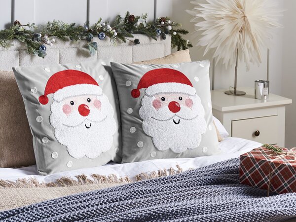 Sada 2 dekoratívnych vankúšov sivý zamat 45 x 45 cm vianočný motív Santa Claus vianočné bytové doplnky