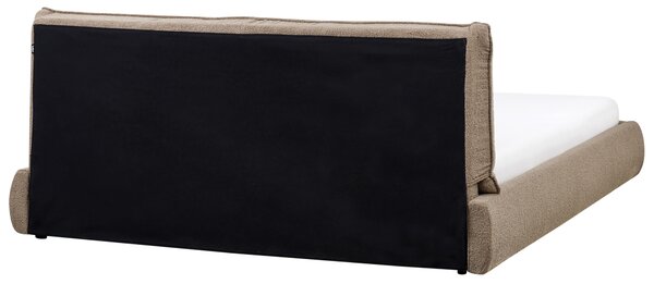 Posteľ hnedá buklé čalúnenie 180 x 200 cm lamelový rošt hrubé čalúnené čelo postele moderný štýl spálňa