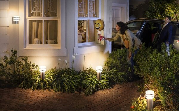 Philips 17404/47/P0 - LED Vonkajšie nástenné svietidlo Hue TUAR 1xE27/9,5W IP44