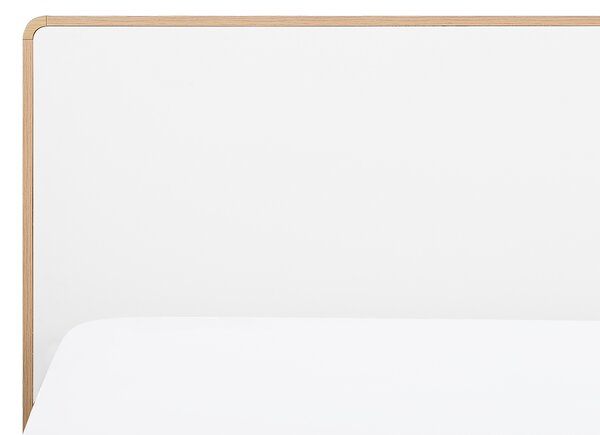 Posteľ svetlé drevo biela MDF 180 x 200 cm s LED osvetlením lamelový rošt s čelom moderný škandinávsky štýl spálňa
