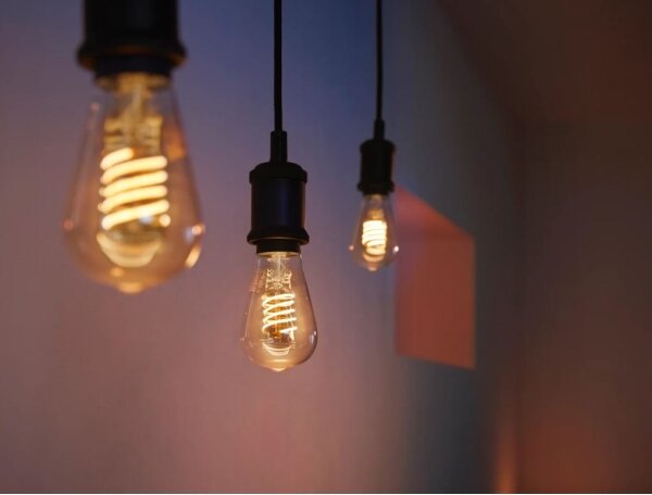 LED Stmievateľná žiarovka Philips Hue WHITE FILAMENT ST64 E27/7W/230V 2100K