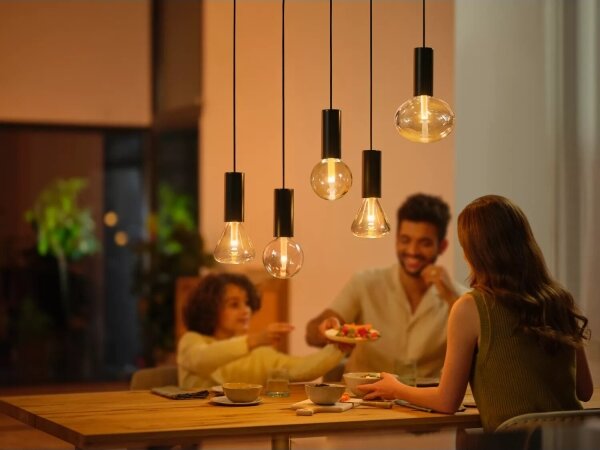 LED RGBW Stmievateľná žiarovka Philips Hue White And Color Ambiance E27/6,8W/230V