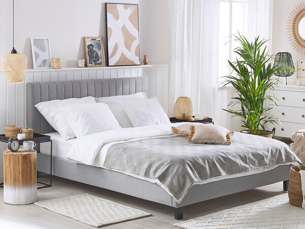 Posteľ svetlosivá polyester 140 x 200 cm prešívané čalúnenie lamelový rošt vysoké čelo moderný štýl spálňa