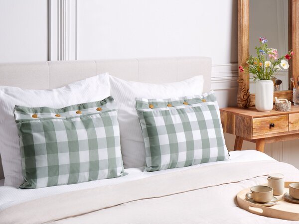 Sada 2 dekoratívnych vankúšov mätová zelená tkanina 40 x 60 cm károvaný vzor štýl chaty textil doplnky