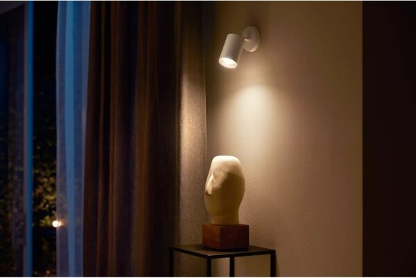 Philips - LED RGBW Stmievateľné bodové svietidlo Hue FUGATO 1xGU10/4,2W/230V biela
