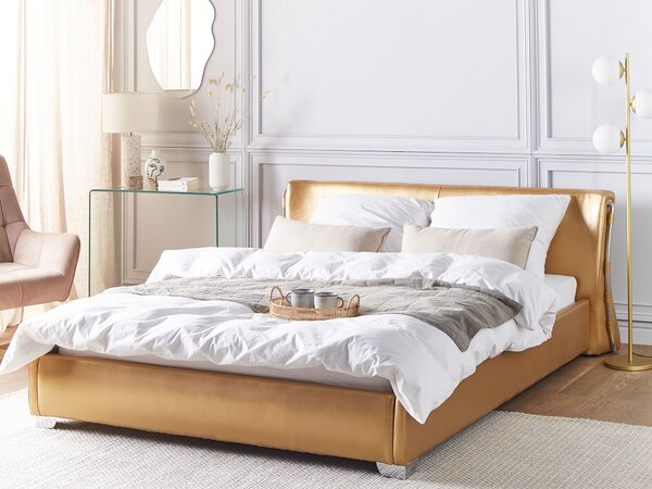 Posteľ zlatá kožené čalúnenie 160 x 200 cm lamelový rošt glamour moderný štýl spálňa