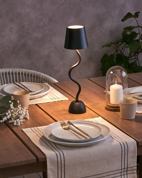 Stolná lampa čierna železo hliník s dotykovým vypínačom nabíjanie cez USB kábel bezdrôtová moderný štýl interiér exteriér