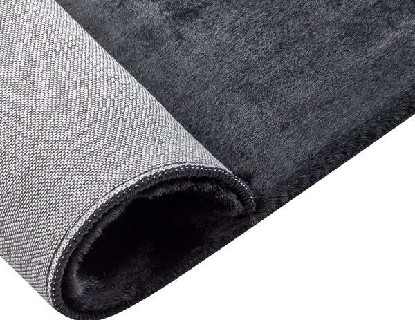 Koberec čierny umelá zajačia kožušina polyester 160 x 230 cm mäkký huňatý s vysokým vlasom obývačka spálňa