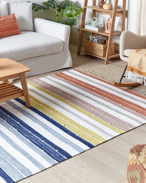 Koberec viacfarebný 160 x 230 cm syntetický materiál dekoratívne strapce do interiéru a exteriéru