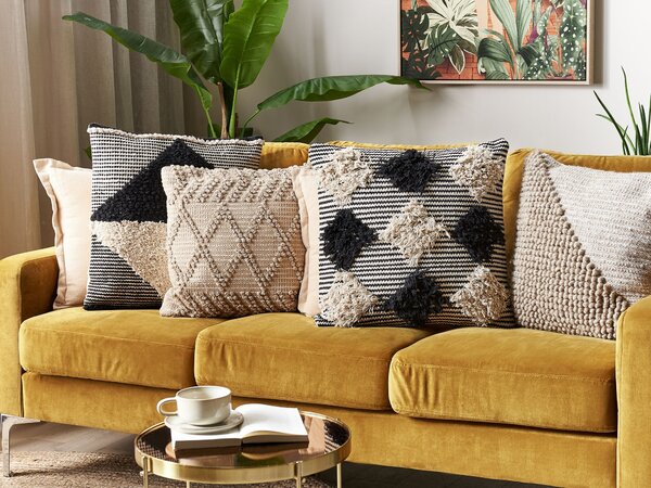 Sada 2 dekoratívnych vankúšov béžová čierna bavlna 50 x 50 cm geometrický vzor ručná výroba snímateľný poťah s výplňou doplnky
