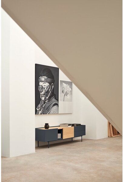 TV stolík v dekore duba v antracitovo-prírodnej farbe 180x45 cm Otto – Teulat