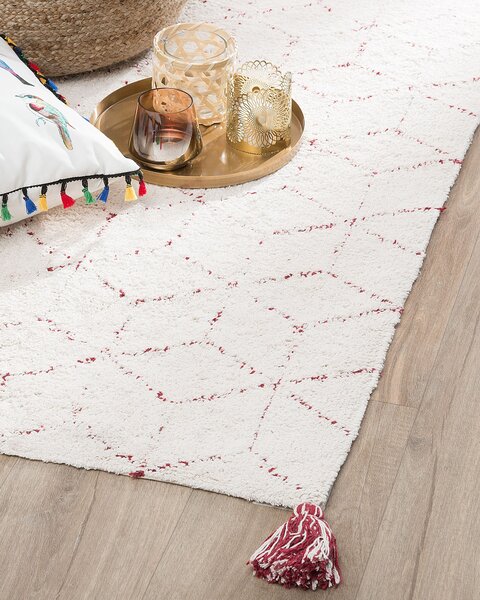 Koberec biela bavlna 80 x 150 cm geometrický vzor so strapcami obdĺžnikový tvar moderný štýl obývačka spálňa