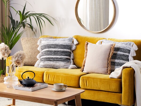 Dekoratívny vankúš čierna sivá bavlna 45 x 45 cm pásikavý vzor so strapcami boho moderný štýl doplnky