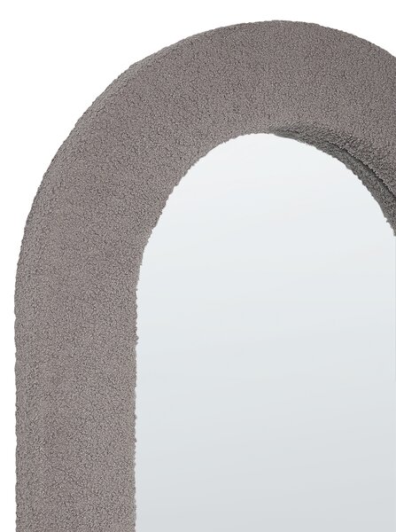Nástenné zrkadlo sivobéžové MDF buklé čalúnenie sklo 60 x 120 cm obdĺžnikový tvar závesné moderný štýl