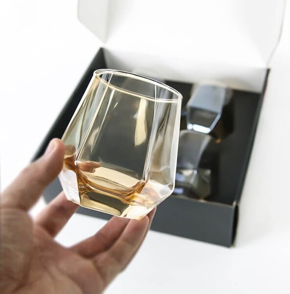 Sada 4 diamantových pohárov na whisky 325 ml – darčekové balenie