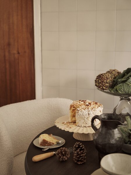 Designový stojan na tortu Fountain Off White