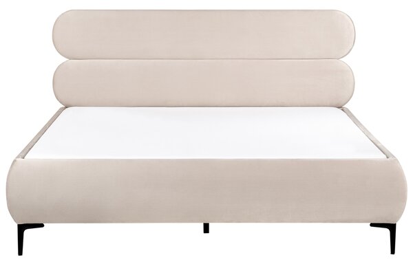Posteľ svetlobéžová zamatové čalúnenie čierne kovové nohy 180 x 200 cm lamelový rošt s čelom klasický minimalistický štýl spálňa