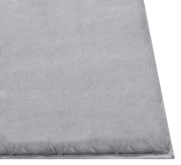Koberec sivý umelá zajačia kožušina polyester 80 x 150 cm mäkký huňatý s vysokým vlasom obývačka spálňa