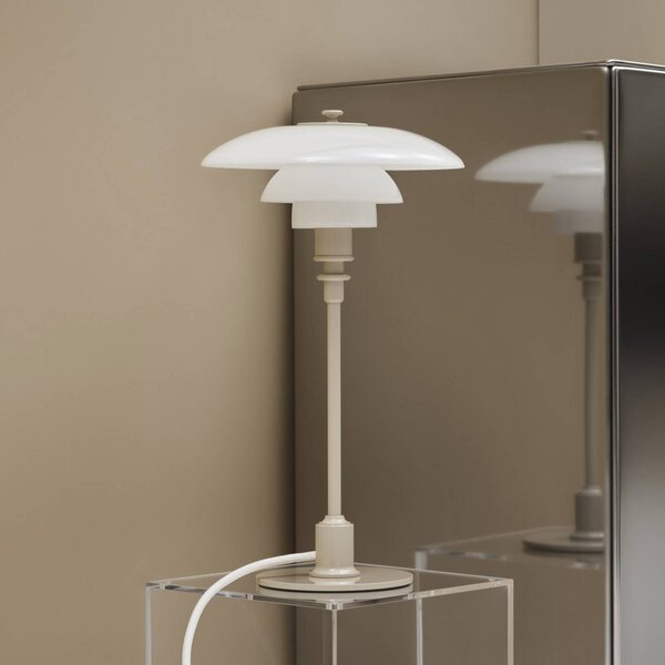 Louis Poulsen Stolová lampa PH 2/1, lesklá béžová, Ø 20 cm, Krémová / jantárovo žltá, Obývacia izba / jedáleň, Mosadz, Dizajn, Stojacie svietidlo