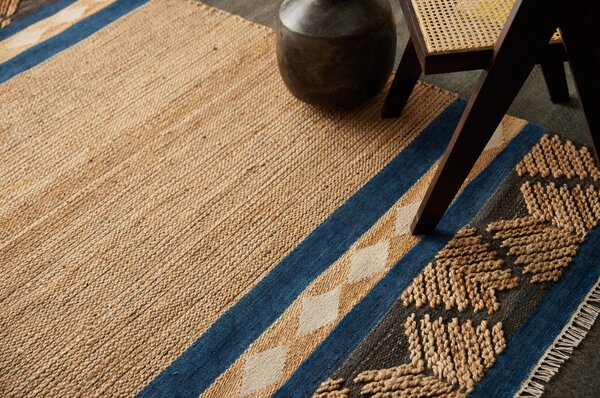 Diamond Carpets India , Ručne viazaný kusový koberec Agra Palace DE 2283 Natural Mix, 80x150, modrá, chodba / predsieň