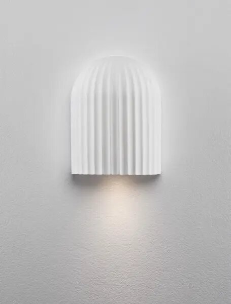 Minimalistické nástenné svietidlo Ammos