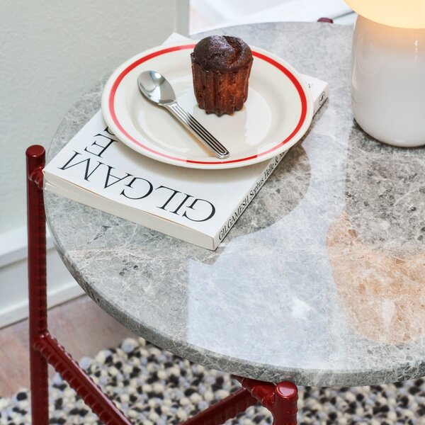 Odkladací stolík Rebar, Ø45x40, Red + Grey Marble – HAY