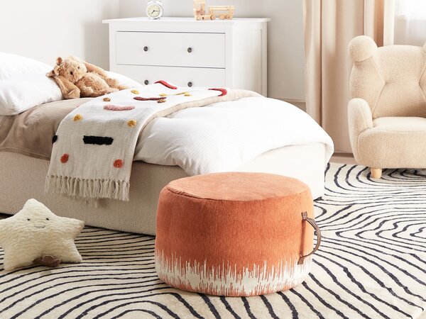 Taburetka oranžová a biela bavlnená 50 x 30 cm ručne vyrobený dekoratívny puf boho moderný štýl obývacia izba spálňa