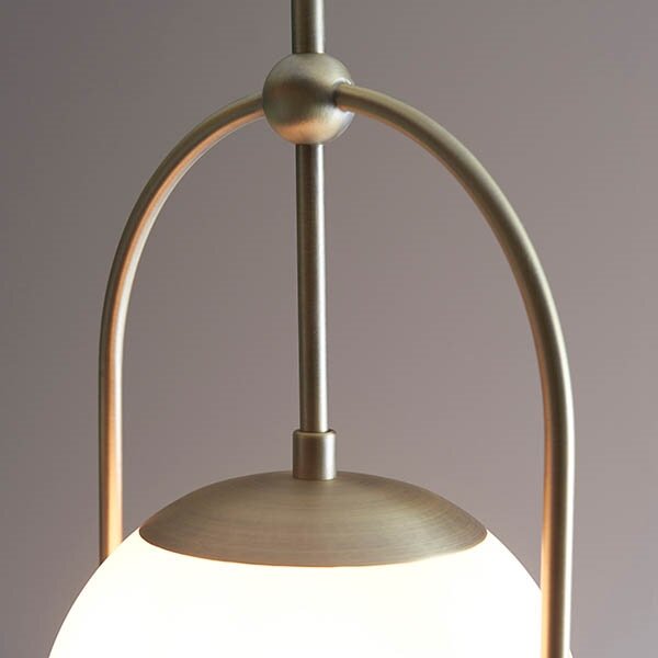 Endon 90844 - Luster na tyči ONTARIO 1xE27/10W/230V mosadz