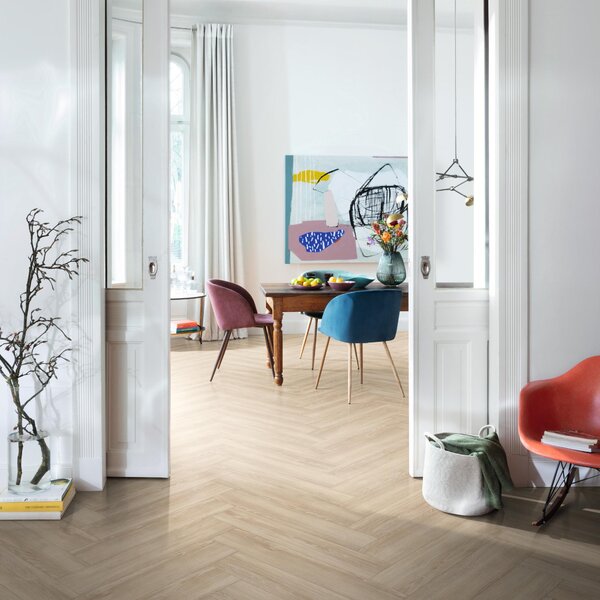 EGGER NatureSense Herringbone 8/32 Dub Newport krémový SOL2161 1,98 m²
