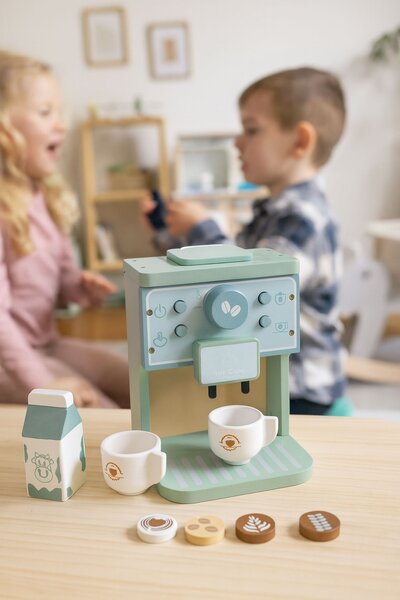 Detský drevený kávovar ECOTOYS – barista set 8 dielov, hra pre deti 3+