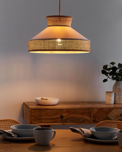 Závesná lampa béžový zamat prírodné ratanové tienidlo boho dizajn závesné svietidlo