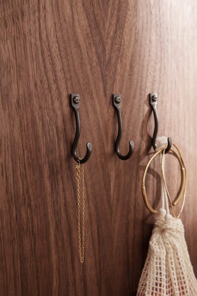 Ferm Living Sada háčikov Curvature Hooks, black brass