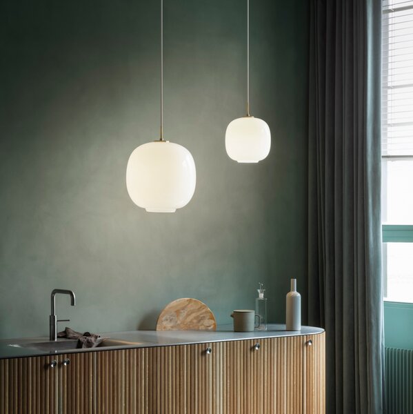 Závesná lampa VL 45 Radiohus, 175, Brass / White Opal – Louis Poulsen